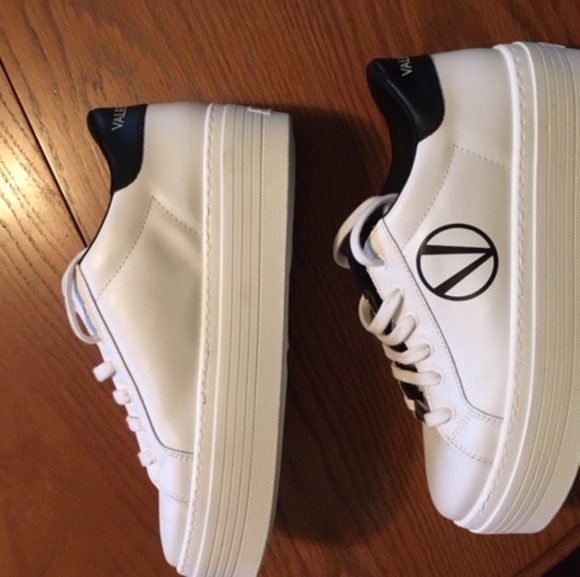 Valentino, 8.5, white & black - Picture 3 of 5